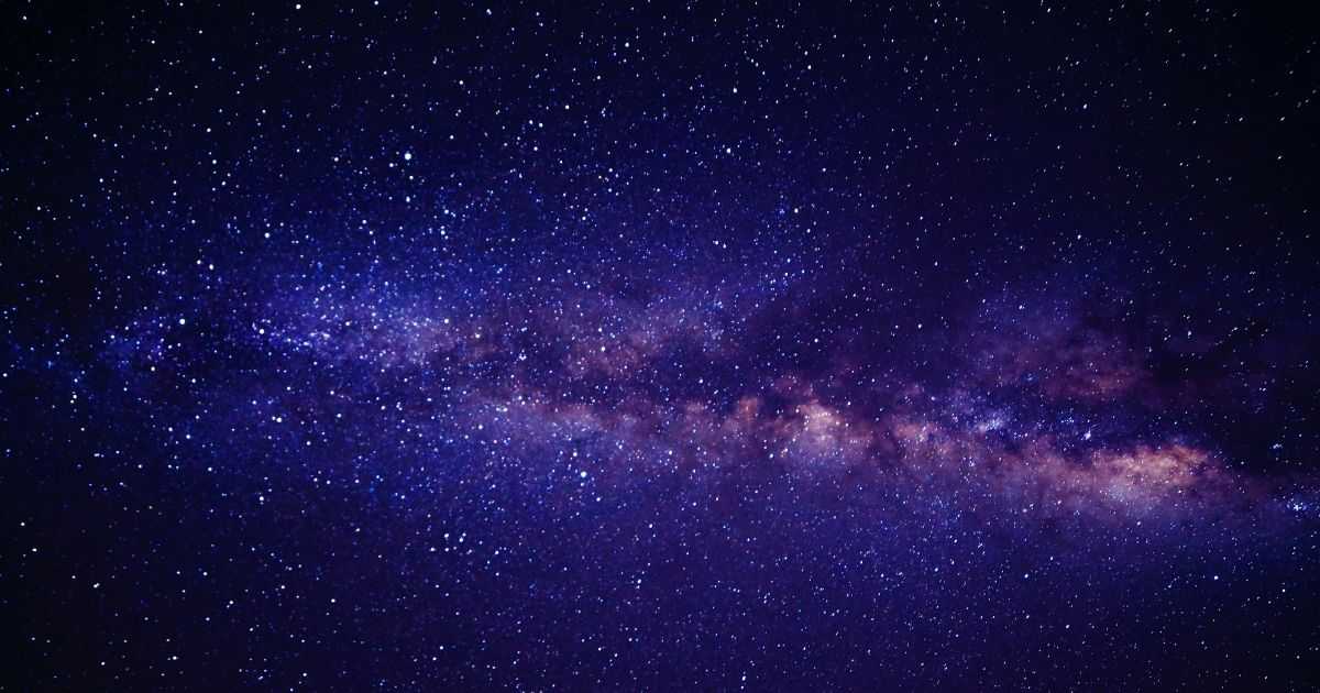 スマホで星空を撮影するコツ｜都会でも星を写す設定・場所選び・機種別の方法